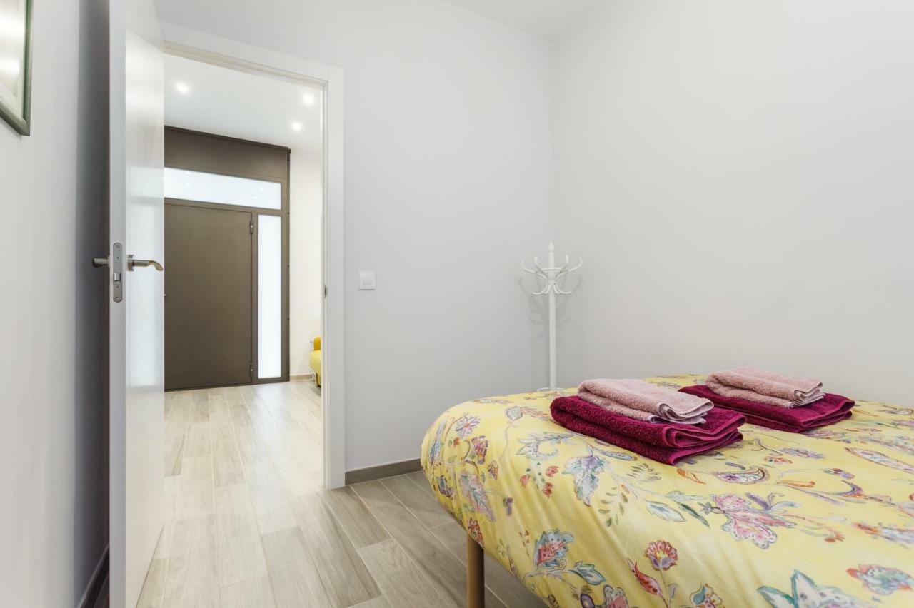 Beautiful Apartment 20 Minutes From City Center L'Hospitalet de Llobregat Buitenkant foto