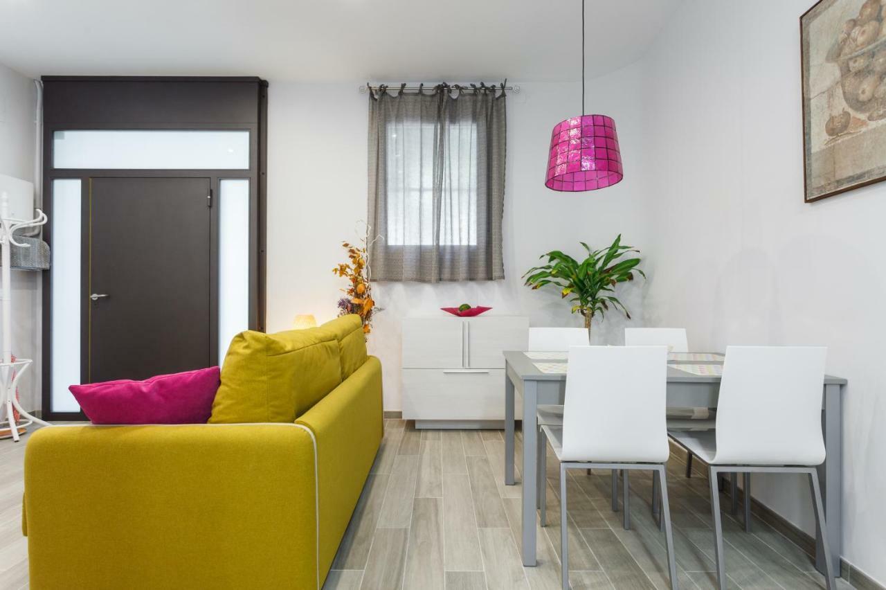 Beautiful Apartment 20 Minutes From City Center L'Hospitalet de Llobregat Buitenkant foto