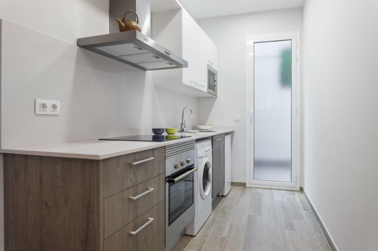 Beautiful Apartment 20 Minutes From City Center L'Hospitalet de Llobregat Buitenkant foto